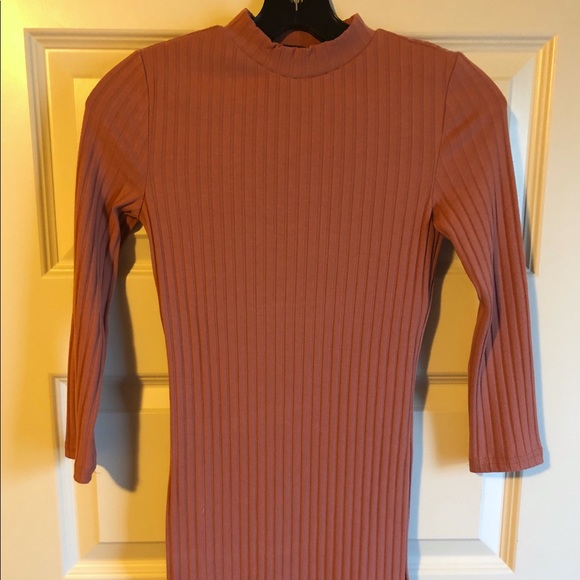 Mock turtleneck bodycon dress - Picture 3 of 4